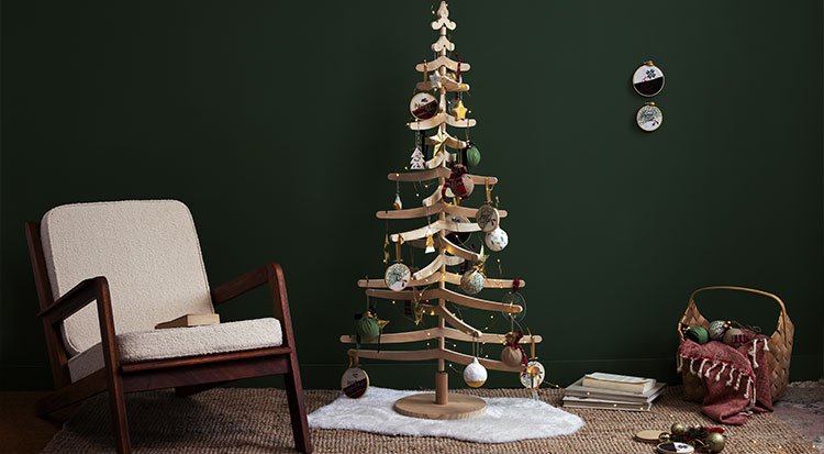 /content/dam/cultura-one/les-guides/noel/installation-sapin/TUTO_CMS_installer_sapin_3.jpg