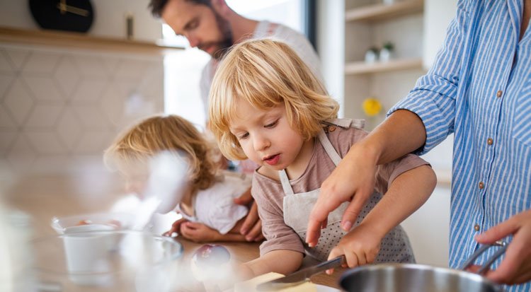 /content/dam/cultura-one/les-guides/univers-enfants/que-faire-quand-il-pleut-en-famille/TUTO_CMS_activite_pluie_5.jpg