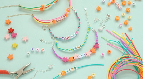 /content/dam/cultura-one/les-tutos/2021/bracelet-d'amitié/TUTO_CMS_braceletamitie.jpg