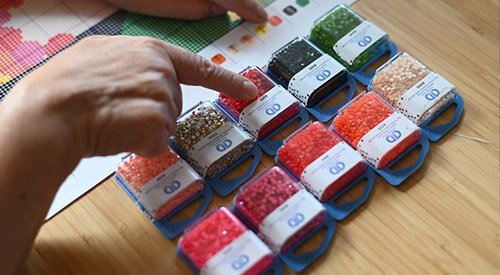 /content/dam/cultura-one/les-tutos/2021/broderie-diamant-frida-khalo/TUTO_CMS_broderiefrida_1.jpg