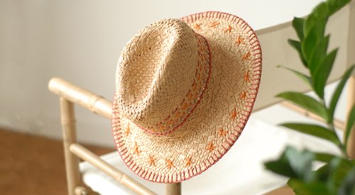/content/dam/cultura-one/les-tutos/2021/chapeau-broderie/TUTO_CMS_CHAPBRODERIE.jpg
