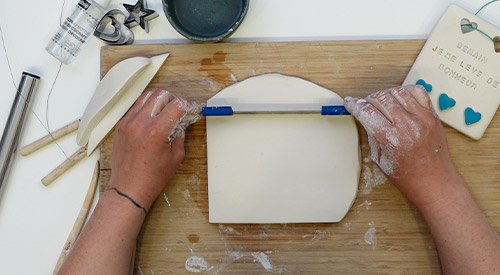/content/dam/cultura-one/les-tutos/2021/plaque-décorative/TUTO_CMS_plaque2.jpg
