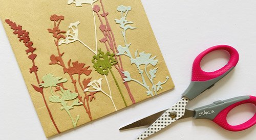 /content/dam/cultura-one/les-tutos/2021/pochette-cadeau-herbier---garden-party/TUTO_CMS_giftbag3.jpg