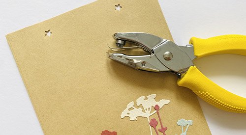 /content/dam/cultura-one/les-tutos/2021/pochette-cadeau-herbier---garden-party/TUTO_CMS_giftbag4.jpg