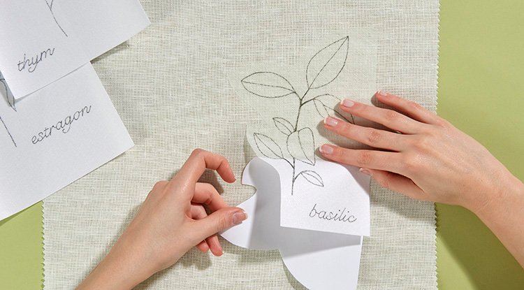 /content/dam/cultura-one/les-tutos/2022/courants-d'air/broderie-cuisine-aromates/TUTO_CMS_broderie_aromates_02.jpg