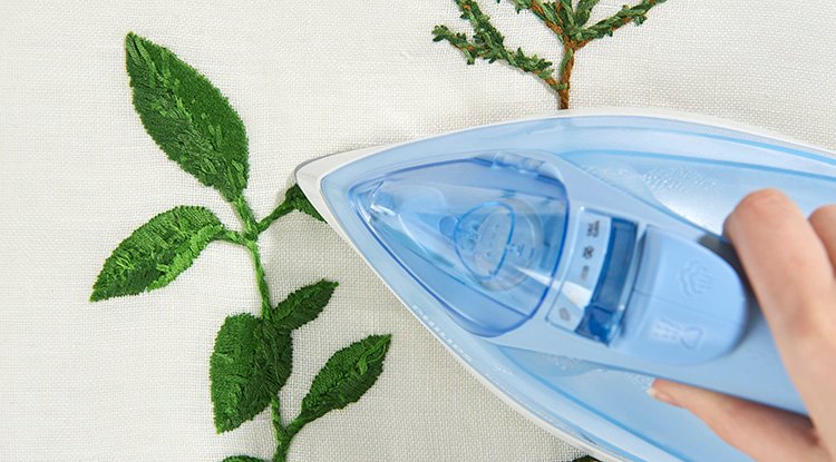 /content/dam/cultura-one/les-tutos/2022/courants-d'air/broderie-cuisine-aromates/TUTO_CMS_broderie_aromates_08.jpg