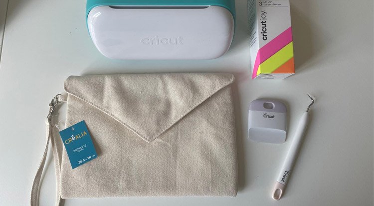 /content/dam/cultura-one/les-tutos/2022/live-cricut/trousse-de-rangement/TUTO_CMS_Trousse_0.jpg