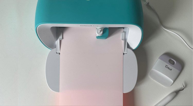 /content/dam/cultura-one/les-tutos/2022/live-cricut/trousse-de-rangement/TUTO_CMS_Trousse_1.jpg