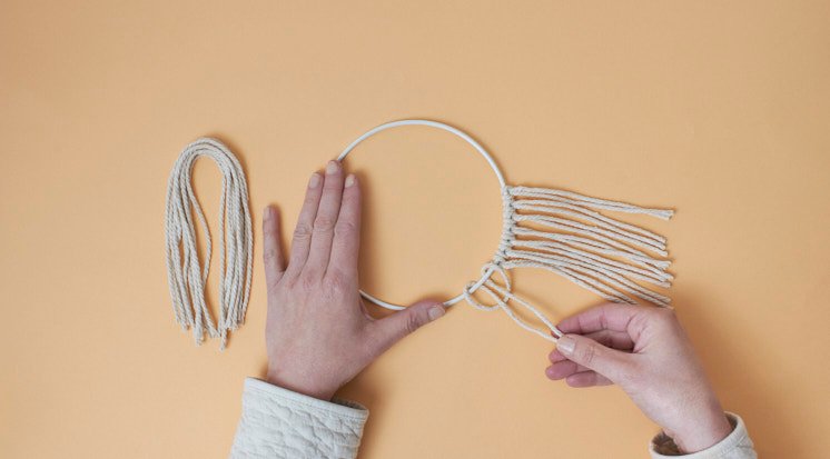 /content/dam/cultura-one/les-tutos/2022/mariage/suspension-macrame-mariage-boheme/TUTO_CMS_suspension_macrame_mariage_boheme_2.jpg