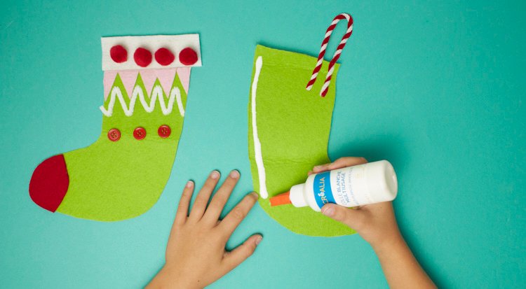/content/dam/cultura-one/les-tutos/2022/noel/chaussettes-noel-en-feutrine/TUTO_CMS_chaussettes_noel_feutrine_8.jpg