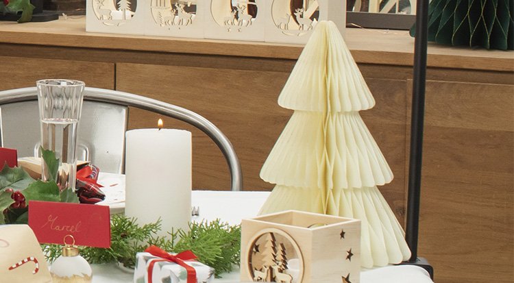/content/dam/cultura-one/les-tutos/2022/noel/decoration-noel-tradition/TUTO_CMS_Déco table Tradition_1.jpg