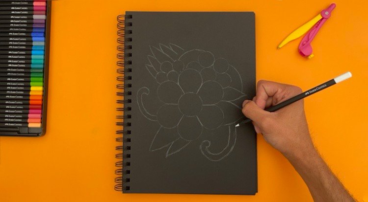 /content/dam/cultura-one/les-tutos/2022/projets-creatifs-juin-juillet/dessin-inspiration-mandala/TUTO_CMS_dessin_mandala_4.jpg