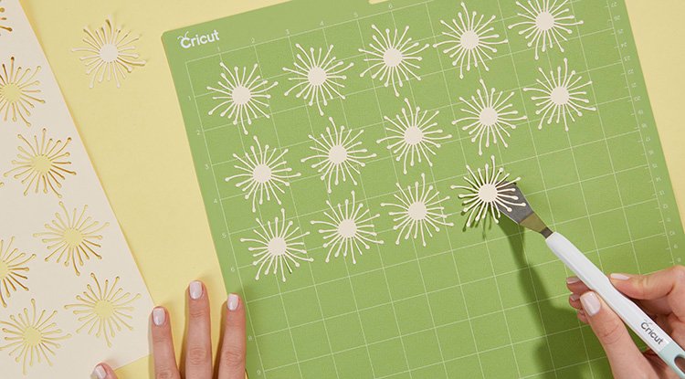 /content/dam/cultura-one/les-tutos/2022/pâques/fleurs-en-papier/TUTO_CMS_Paques_fleurs_papier_4.jpg