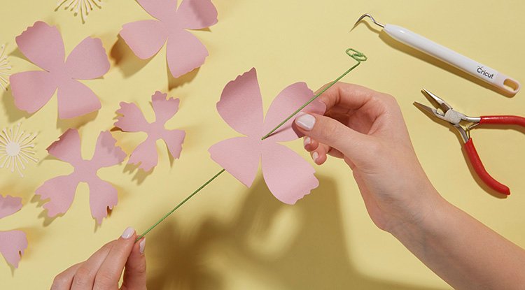 /content/dam/cultura-one/les-tutos/2022/pâques/fleurs-en-papier/TUTO_CMS_Paques_fleurs_papier_6.jpg
