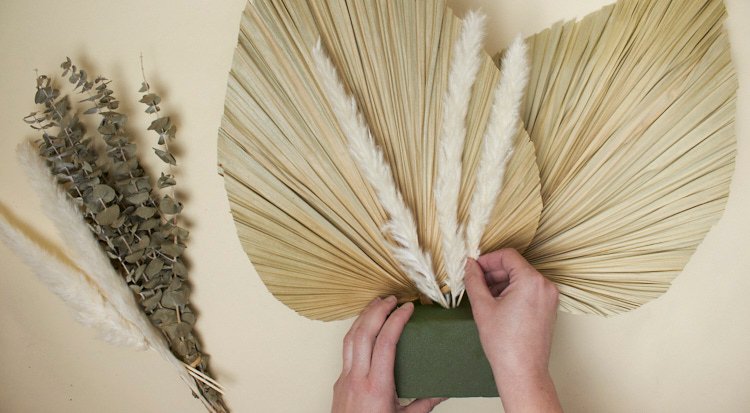 /content/dam/cultura-one/les-tutos/2023/mariage/centre-de-table-fleurs-papier/TUTO_CMS_mariage-centre-table_6.jpg