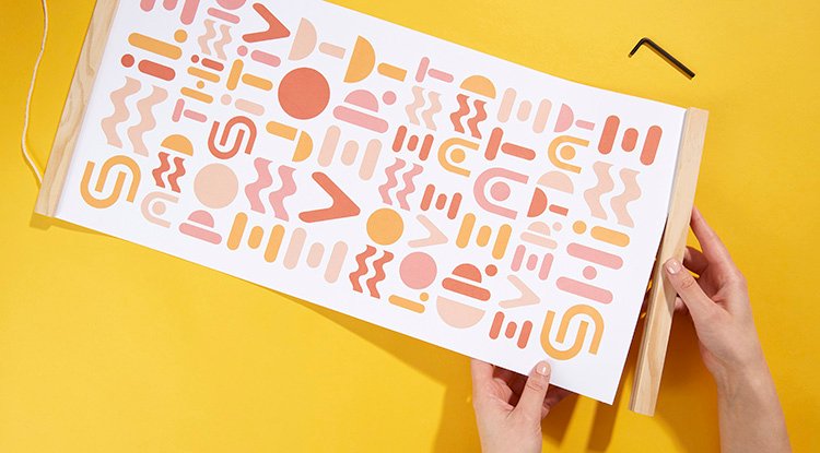 /content/dam/cultura-one/les-tutos/2023/moi-qui-l-ai-fait/affiche-de-mots-positive-attitude/TUTO_CMS_Affiche-Cricut_8.jpg