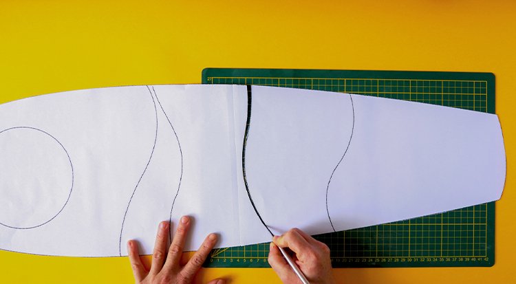 /content/dam/cultura-one/les-tutos/2023/moi-qui-l-ai-fait/gravure-sur-acrylique/TUTO_CMS_Planche de surf-Gravure acry_5.jpg