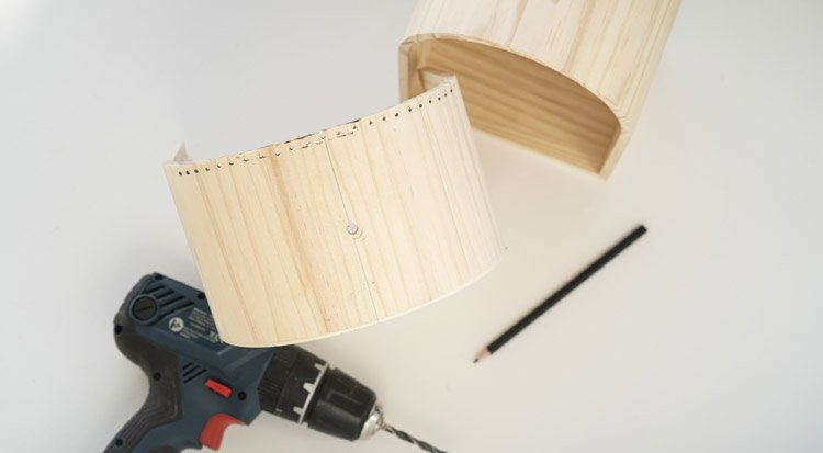 /content/dam/cultura-one/les-tutos/2023/moi-qui-l-ai-fait/lampe-totem-en-tissage/TUTO_CMS_Lampe-totem-tissage_3.jpg