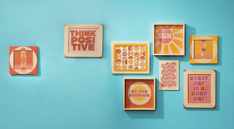 /content/dam/cultura-one/les-tutos/2023/moi-qui-l-ai-fait/mur-de-cadres-think-positive/TUTO_CMS_Mur-affiches_Final.jpg