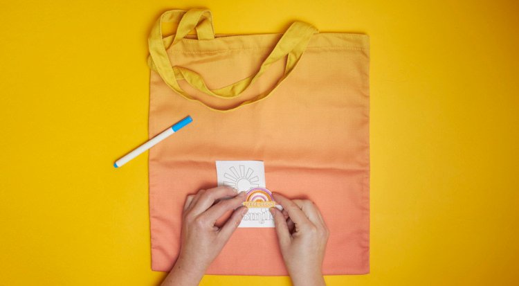 /content/dam/cultura-one/les-tutos/2023/moi-qui-l-ai-fait/tote-bag-personnalise/TUTO_CMS_Totebag-Spring_1.jpg