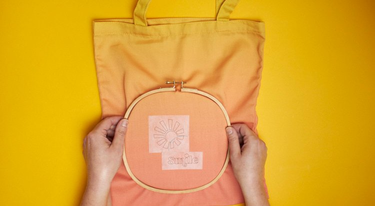 /content/dam/cultura-one/les-tutos/2023/moi-qui-l-ai-fait/tote-bag-personnalise/TUTO_CMS_Totebag-Spring_3.jpg