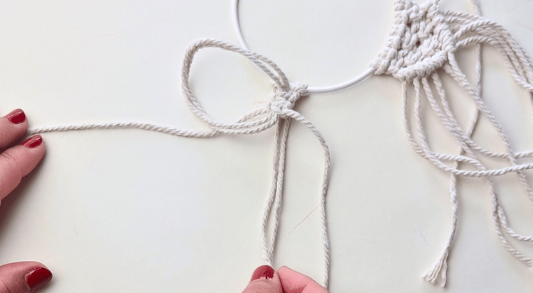 /content/dam/cultura-one/les-tutos/2023/noel/mini-suspensions-macrame/TUTO_CMS_Suspension-macrame_6.png