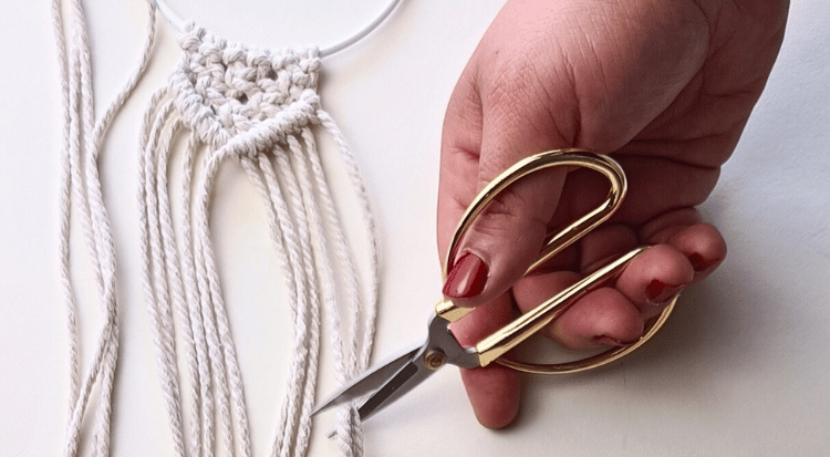 /content/dam/cultura-one/les-tutos/2023/noel/mini-suspensions-macrame/TUTO_CMS_Suspension-macrame_7.png