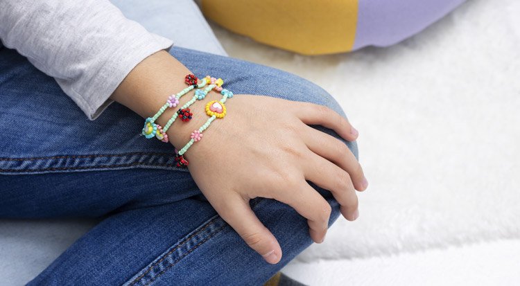 /content/dam/cultura-one/les-tutos/2023/paques/bracelet-amitie/TUTO_CMS_Paques-Bracelet-amitie_final.jpg