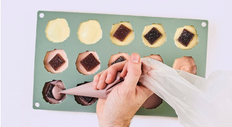 /content/dam/cultura-one/les-tutos/2023/paques/fleurs-en-chocolat/TUTO_CMS_Fleurs-chocolats_6.jpg