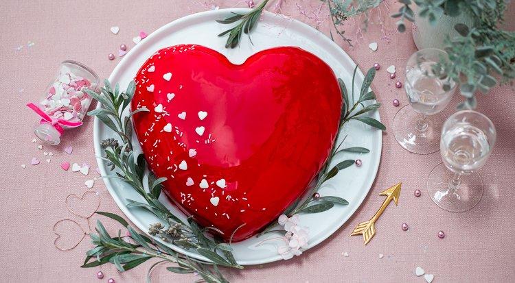 /content/dam/cultura-one/les-tutos/2023/saint-valentin/TUTO_CMS_Gateau-coeur-saint-valentin.jpg