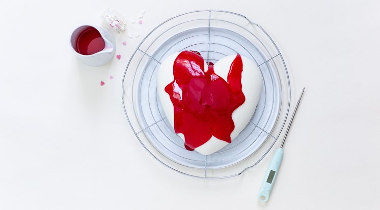 /content/dam/cultura-one/les-tutos/2023/saint-valentin/TUTO_CMS_Gateau-coeur-saint-valentin_8.jpg