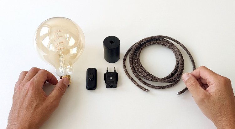 /content/dam/cultura-one/les-tutos/2023/tuto-creative-cable-baladeuse/TUTO_CMS_Creative-cable-baladeuse_1.jpg