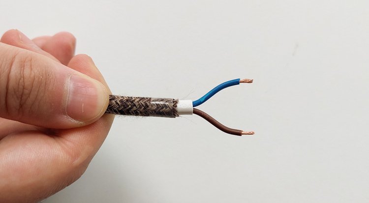 /content/dam/cultura-one/les-tutos/2023/tuto-creative-cable-baladeuse/TUTO_CMS_Creative-cable-baladeuse_2.jpg