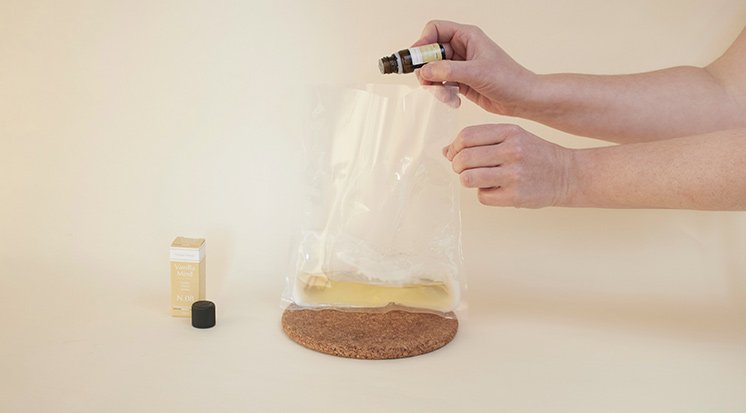 /content/dam/cultura-one/les-tutos/2024/deco-diy/tuto-bougies-colorees-graine-creative/TUTO_CMS_Bougies-colorees_5.jpg