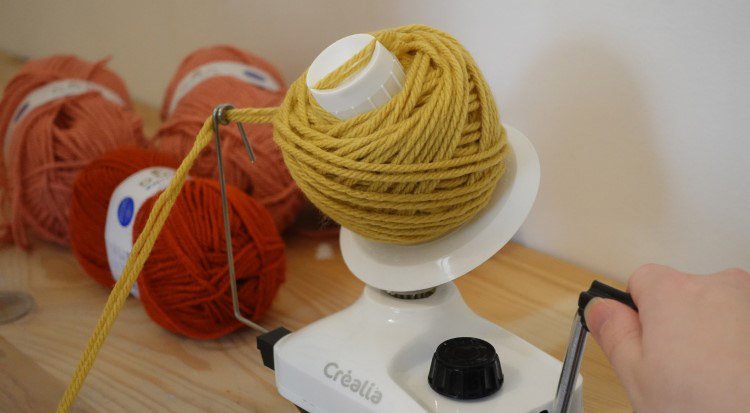 /content/dam/cultura-one/les-tutos/2024/deco-diy/tuto-coussins-en-tufting-et-punch-needle/TUTO_CMS_Coussins-tufting-punch-needle_3.jpg