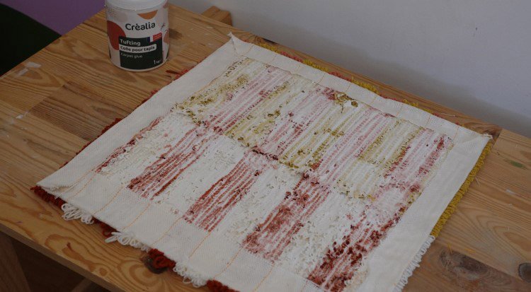 /content/dam/cultura-one/les-tutos/2024/deco-diy/tuto-coussins-en-tufting-et-punch-needle/TUTO_CMS_Coussins-tufting-punch-needle_7.jpg