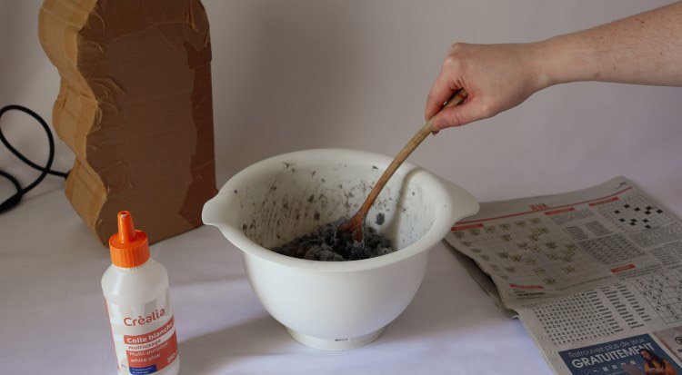 /content/dam/cultura-one/les-tutos/2024/deco-diy/tuto-luminaire-en-papier-mache/TUTO_CMS_Lampe-en-papier-mache_6.jpg
