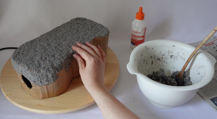 /content/dam/cultura-one/les-tutos/2024/deco-diy/tuto-luminaire-en-papier-mache/TUTO_CMS_Lampe-en-papier-mache_7.jpg