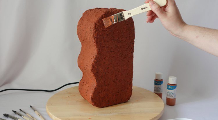 /content/dam/cultura-one/les-tutos/2024/deco-diy/tuto-luminaire-en-papier-mache/TUTO_CMS_Lampe-en-papier-mache_8.jpg