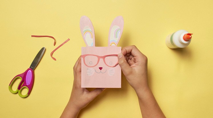 /content/dam/cultura-one/les-tutos/2024/paques/pot-a-crayon-lapin/TUTO_CMS_Paques-pot-lapin_4.jpg