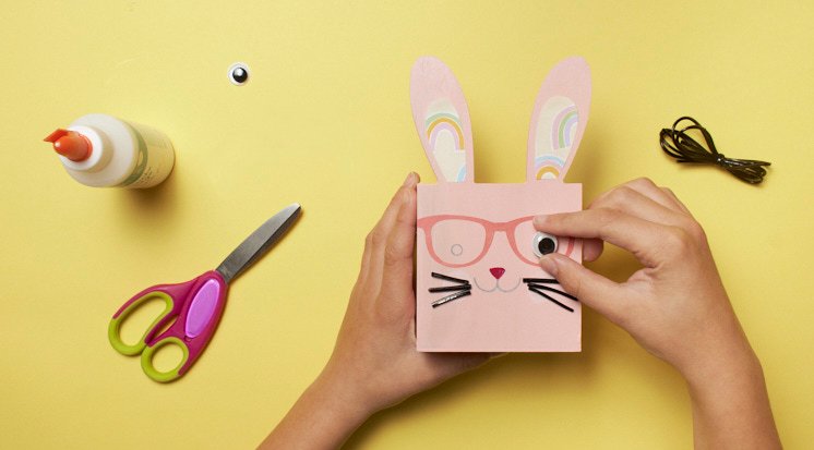 /content/dam/cultura-one/les-tutos/2024/paques/pot-a-crayon-lapin/TUTO_CMS_Paques-pot-lapin_5.jpg