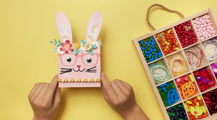 /content/dam/cultura-one/les-tutos/2024/paques/pot-a-crayon-lapin/TUTO_CMS_Paques-pot-lapin_8.jpg