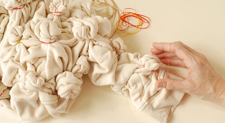/content/dam/cultura-one/les-tutos/2024/sweat-tie-and-dye/TUTO_CMS_Sweat-Tie-dye_3.jpg