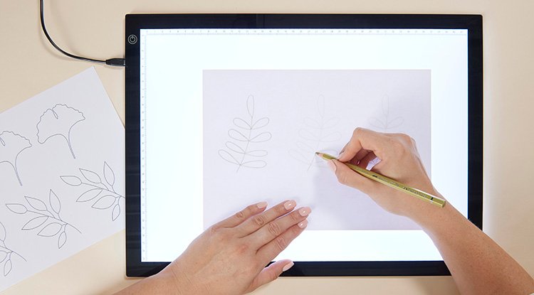 /content/dam/cultura-one/les-tutos/2024/trade-beaux-arts/faber-castell/TUTO_CMS_Dessin_feuilles_d'automne_1.jpg