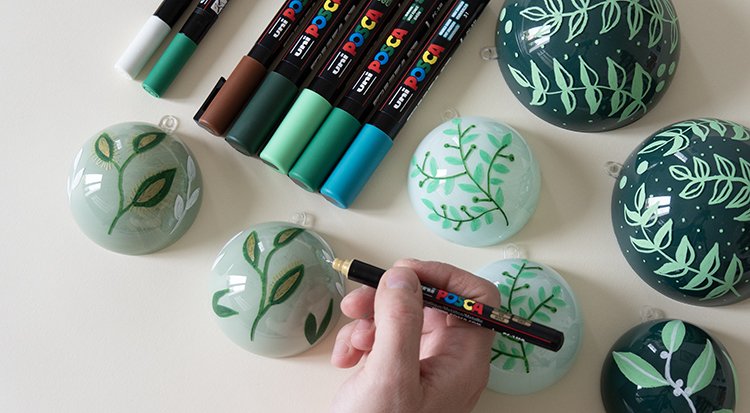 /content/dam/cultura-one/les-tutos/2024/trade-beaux-arts/posca/TUTO_CMS_Tuto-suspensions-de-Noël-POSCA_6.jpg