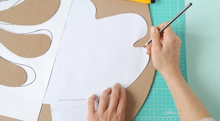 /content/dam/cultura-one/les-tutos/2024/vacances-culturelles/deguisement-en-peinture-gonflante/TUTO_CMS_Deguisement-peinture-gonflante_1.jpg