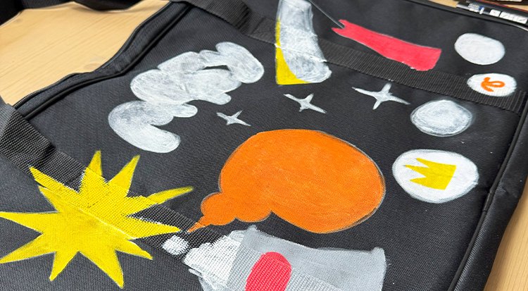 /content/dam/cultura-one/les-tutos/2025/cultures-urbaines-2025/tuto-sac-artiste-customisée-posca/Posca 4.jpg
