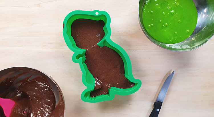/content/dam/cultura-one/les-tutos/2025/mise-a-jour-tuto-patisserie/dino-cake-marbre/3.TUTO_CMS_DINOCAKE_MARBRE.jpg