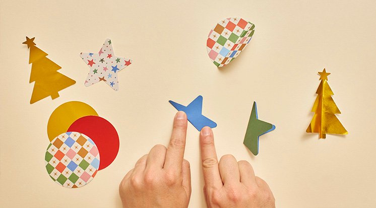 /content/dam/cultura-one/les-tutos/2025/noel-lce-2025/tuto-déco-de-noël-en-papier/CULTURA-Noel 2025 - Tuto suspensions papier-etape-03.jpg