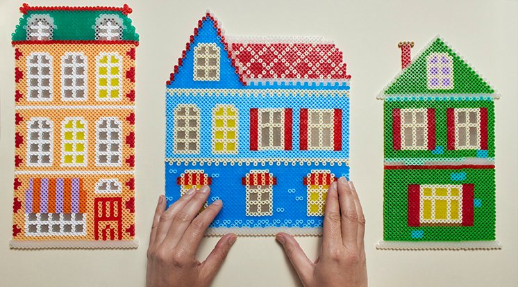 /content/dam/cultura-one/les-tutos/2025/noel-lce-2025/tuto-village-perles-à-repasser/7-NOEL LCE 25- village-noel-perles-a-repasser-etape7.jpg